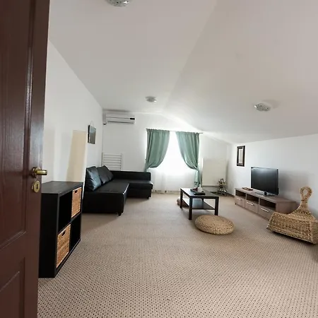 Onyx Mamaia Villa