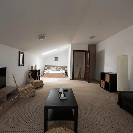 Villa Onyx Mamaia *